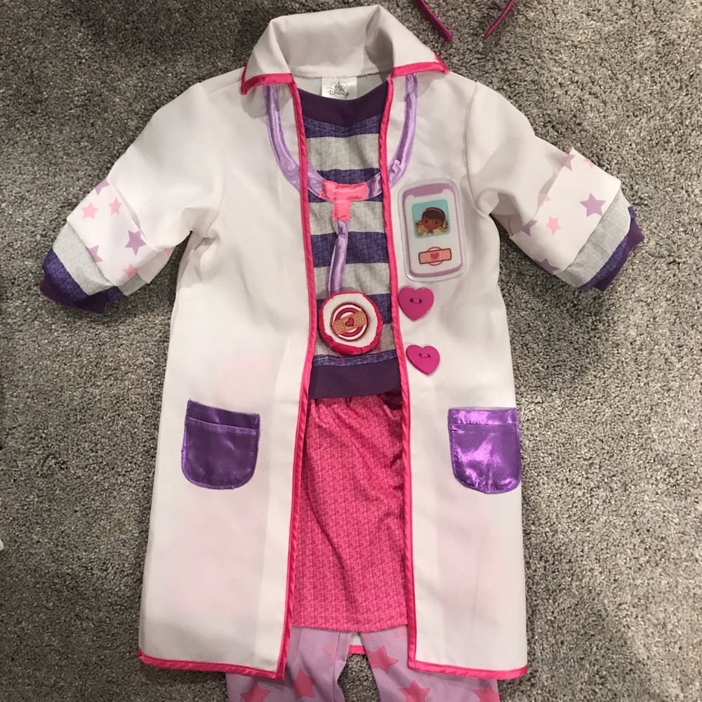 Doc McStuffins costume (2t)